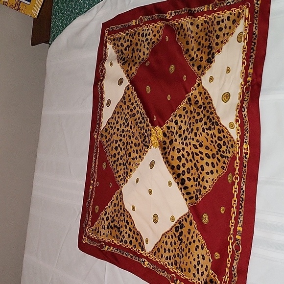 Vintage Scarf Leopard Print Gold Chain Belt Made In Italy 36" L 34" W - Picture 3 of 5